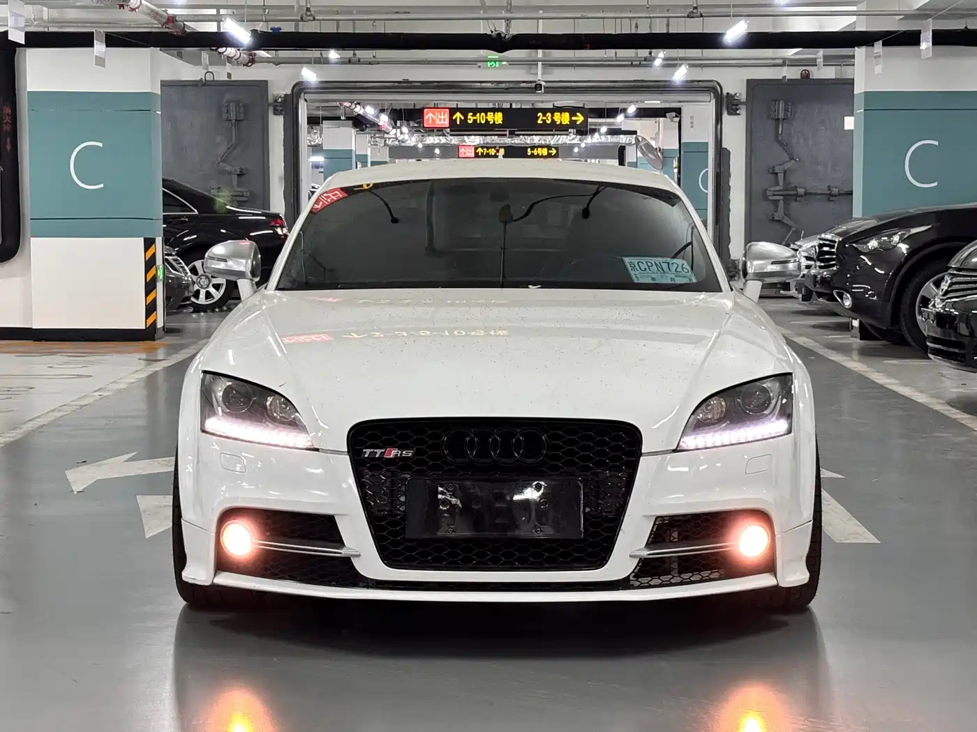 Audi TTS 2011 Model TTS Coupe 2.0TFSI quattro фото 2