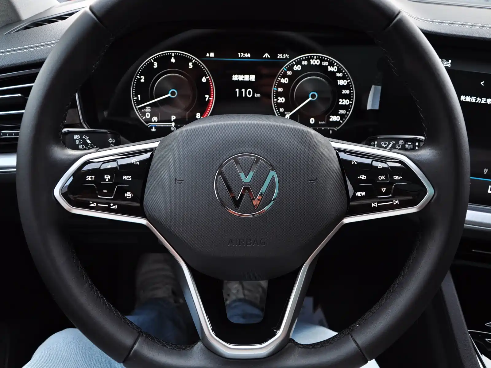 Фото 11 - Volkswagen Touareg