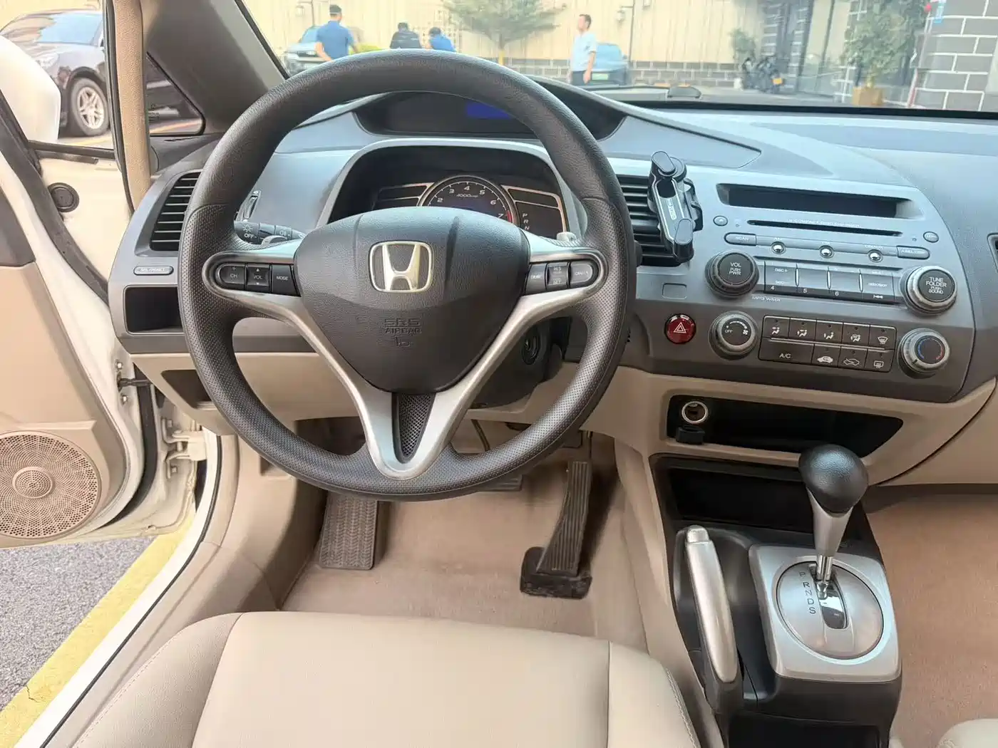 Фото 17 - Honda Civic