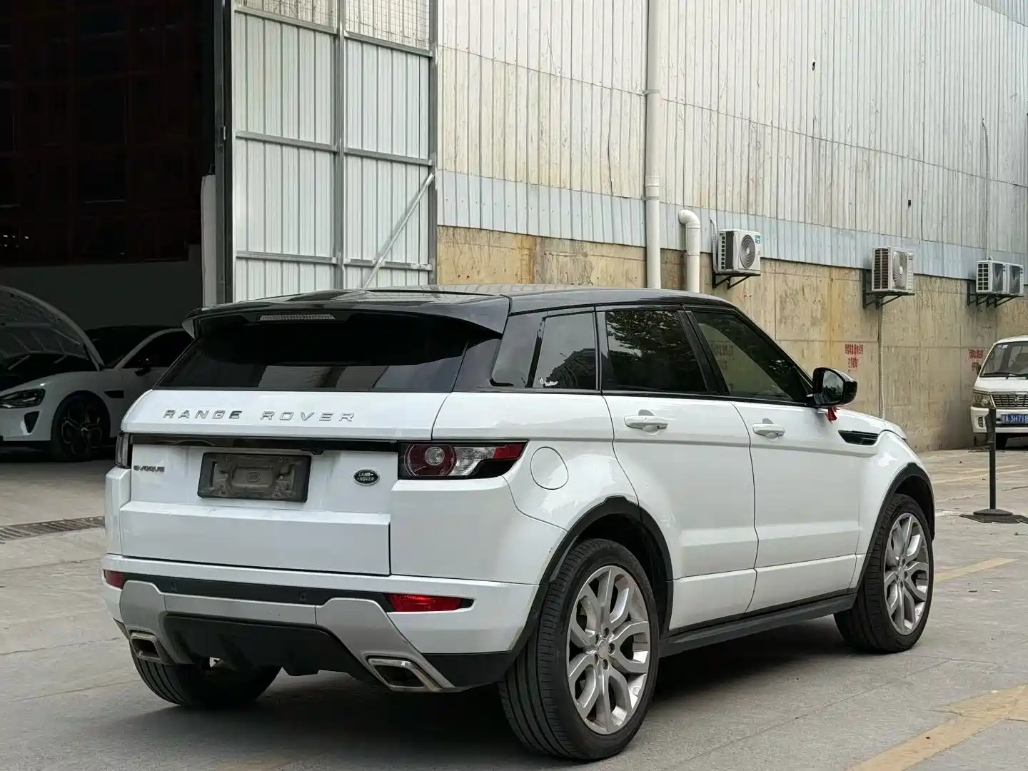 صورة 18 - Land Rover Range Rover Evoque (Import)