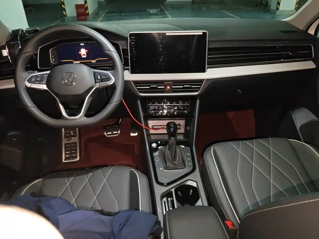 Фото 13 - Volkswagen Tiguan L