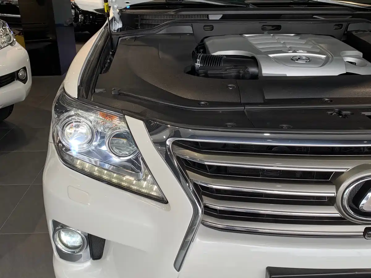Lexus LX 2013 570 фото 22