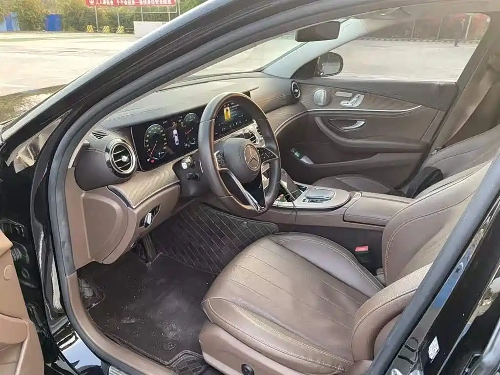 MERCEDES-BENZ E CLASS