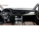 Photo 5 - Audi Q7
