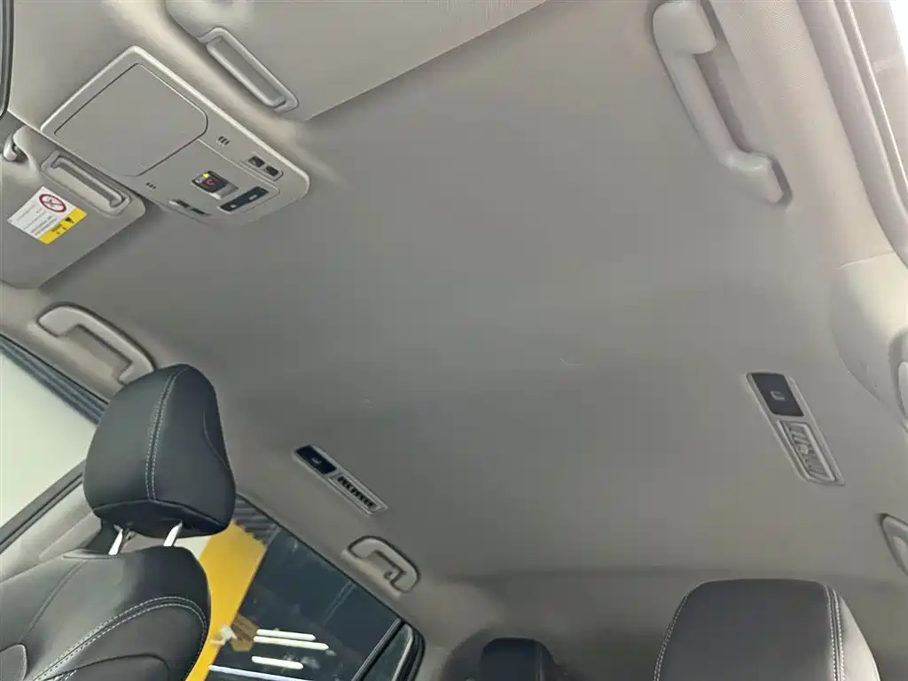 Toyota Highlander 2024 2.5L Smart Hybrid 2WD Elite 7-seater фото 17