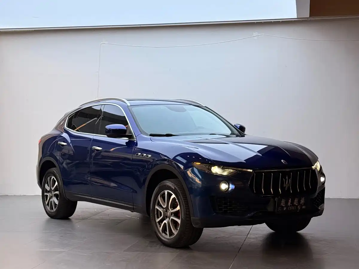 Photo 1 - Maserati Levante