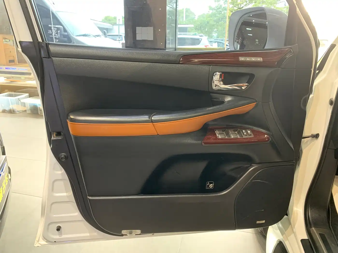 Lexus LX 2013 570 фото 20