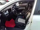 Фото 15 - Geely Vision