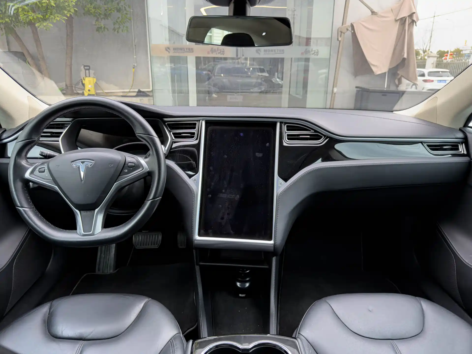 Фото 12 - Tesla Model S