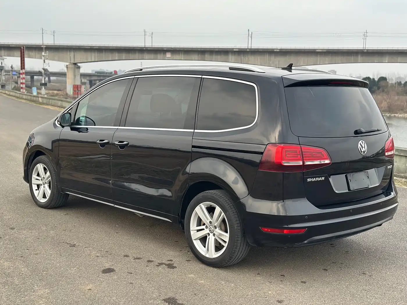 Volkswagen Sharan 2016 380TSI Comfort 7-seater фото 16