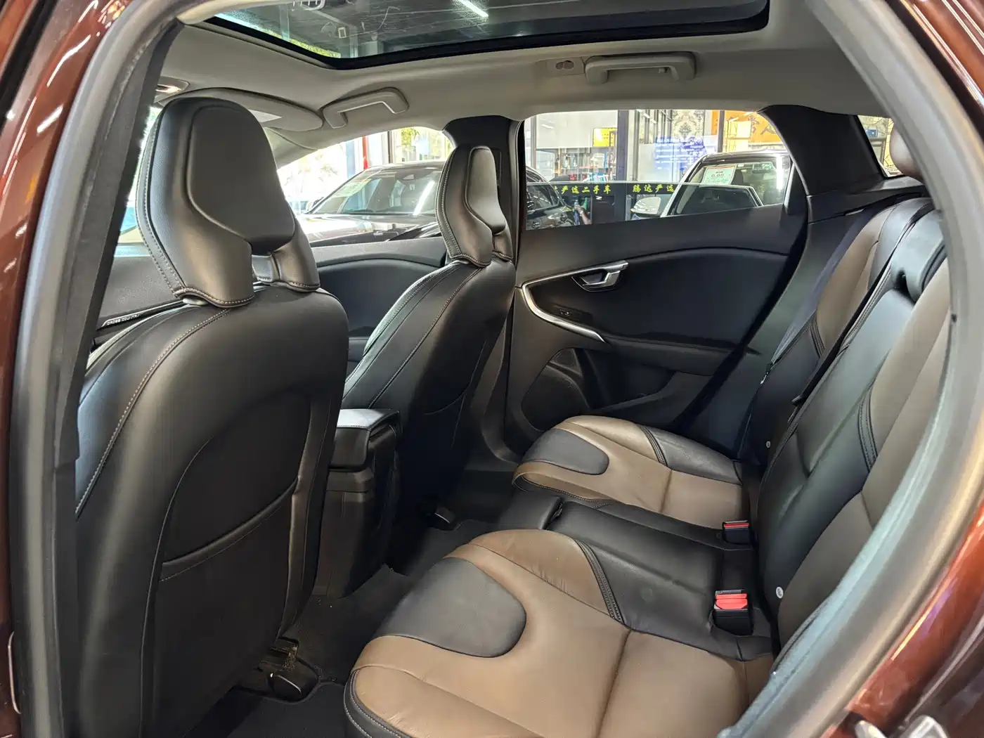 Volvo V40 2018 2017 Cross Country T5 AWD Inscription