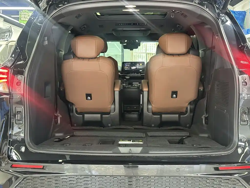 Toyota Granvia 2026 2026 Model 2.5L Hybrid Flagship ULTRA Edition