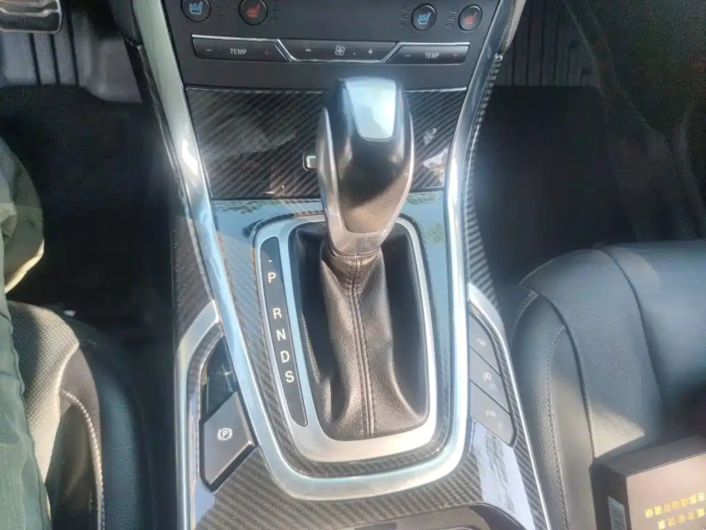 Photo 15 - Ford Edge