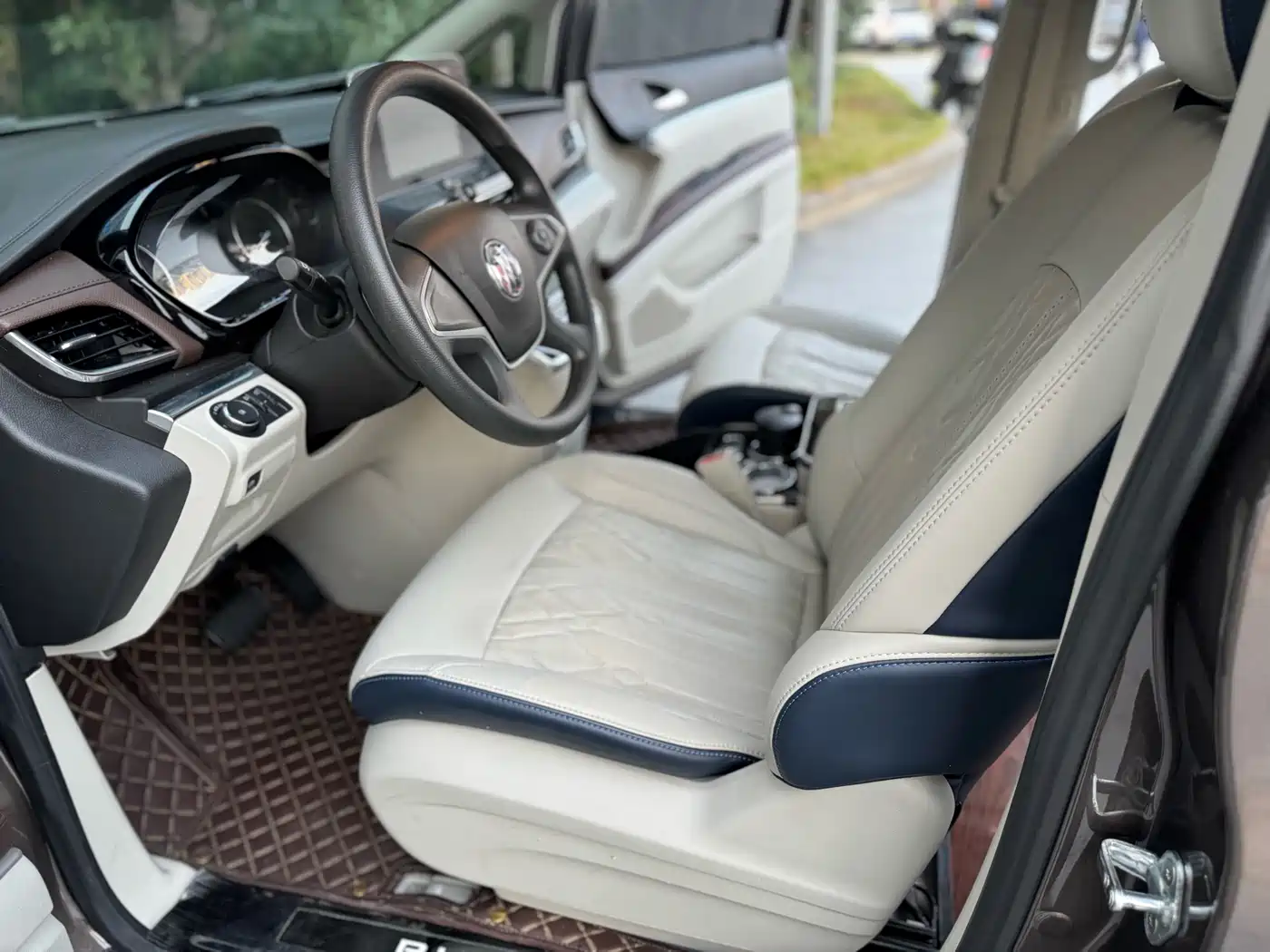 Buick GL8 2020 Model Land Business Class 652T Comfort фото 4