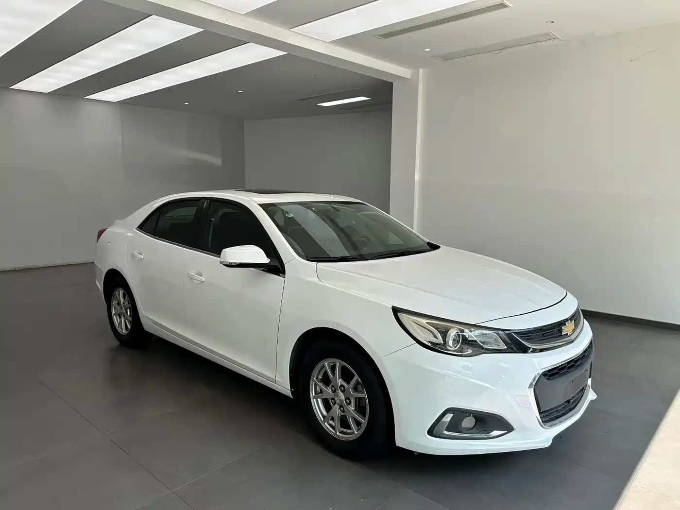 Chevrolet Malibu 2016 2.0L Automatic Comfort фото 3