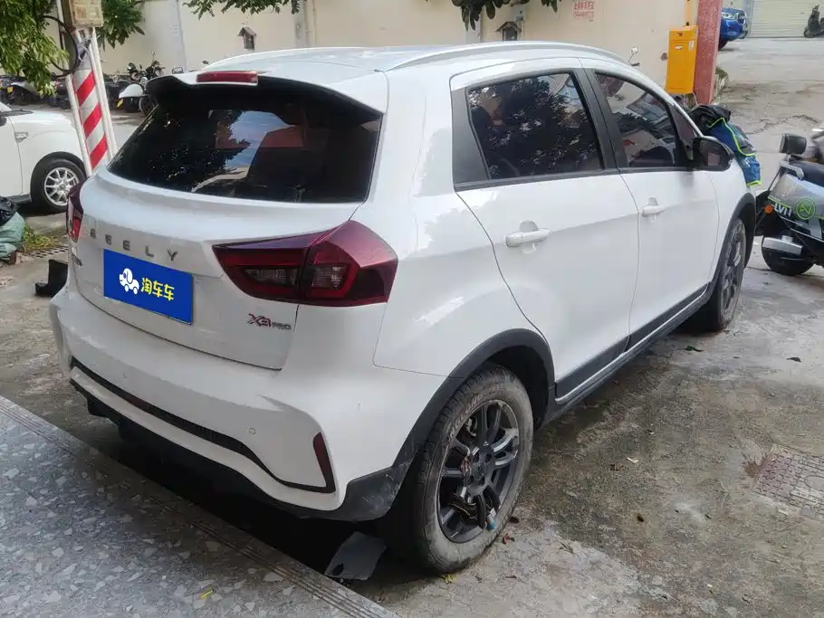 Фото 3 - Geely Vision X3