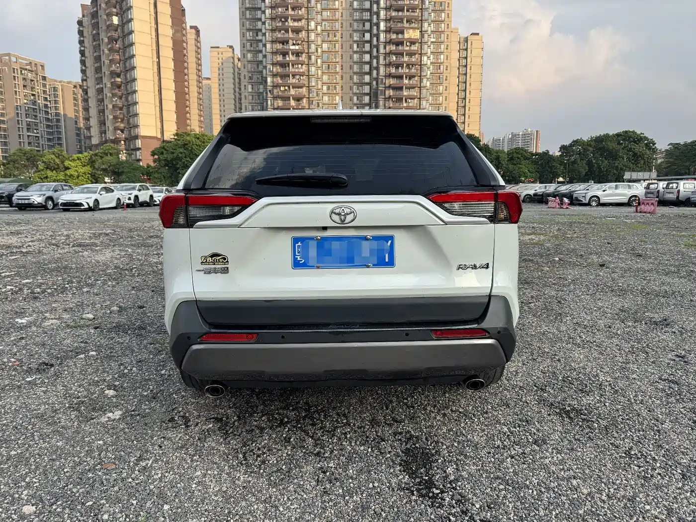 Фото 3 - Toyota RAV4