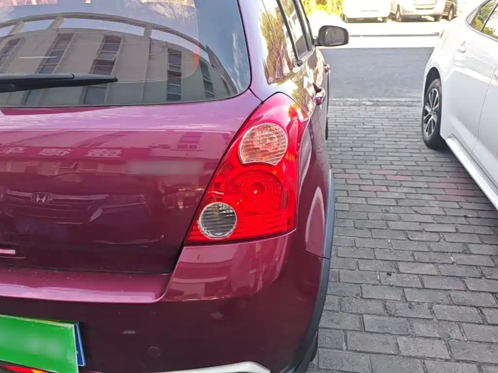 Фото 8 - Suzuki Swift