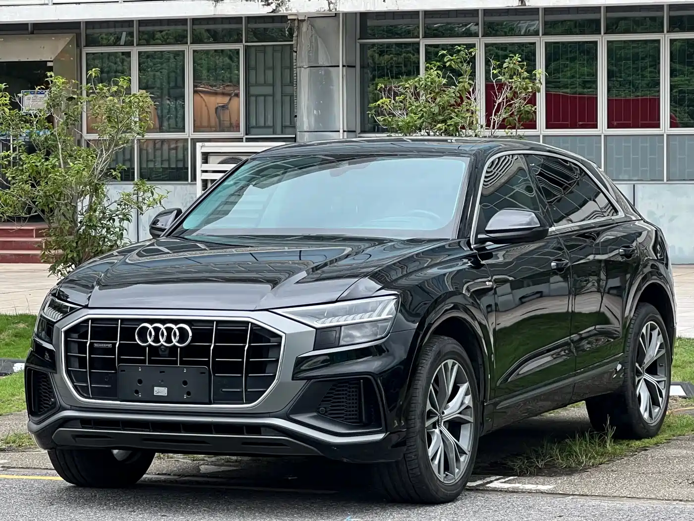 Audi Q8 2023 2022 55 TFSI Luxury Dynamic