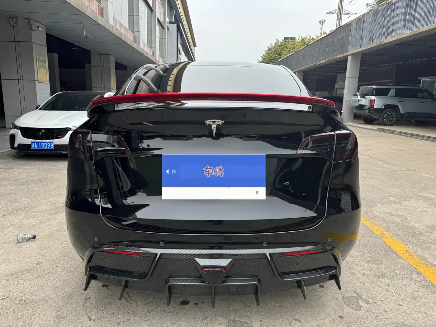 TESLA MODEL Y