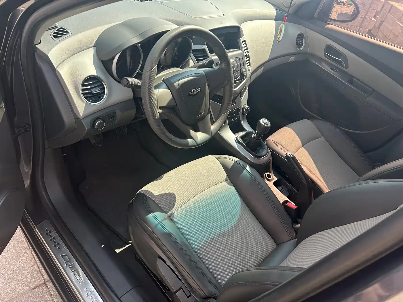 Chevrolet Cruze 2013 1.6L SL MT фото 9