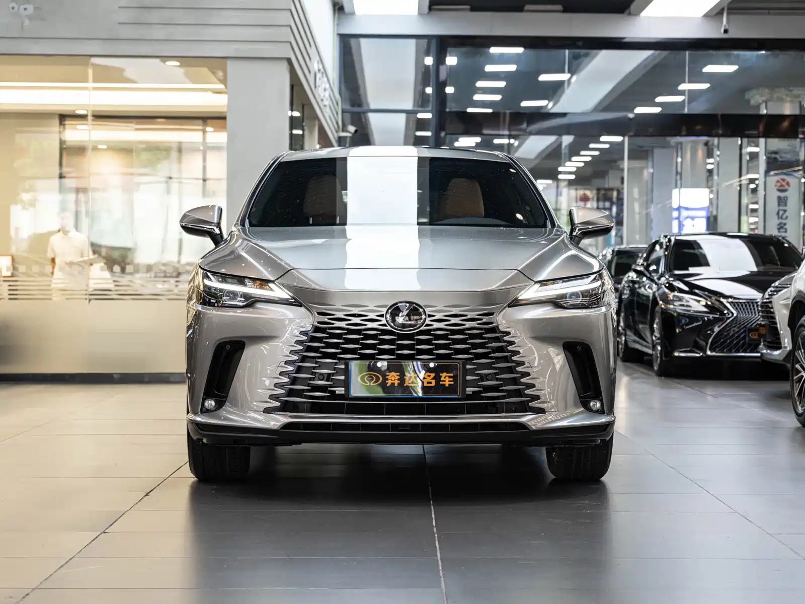 Фото 2 - Lexus RX