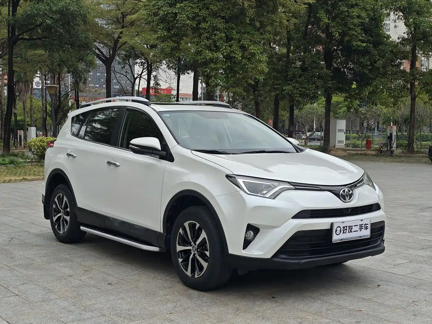Toyota RAV4 Rongfang 2016 2.0L CVT 2WD Trend (China V) фото 3