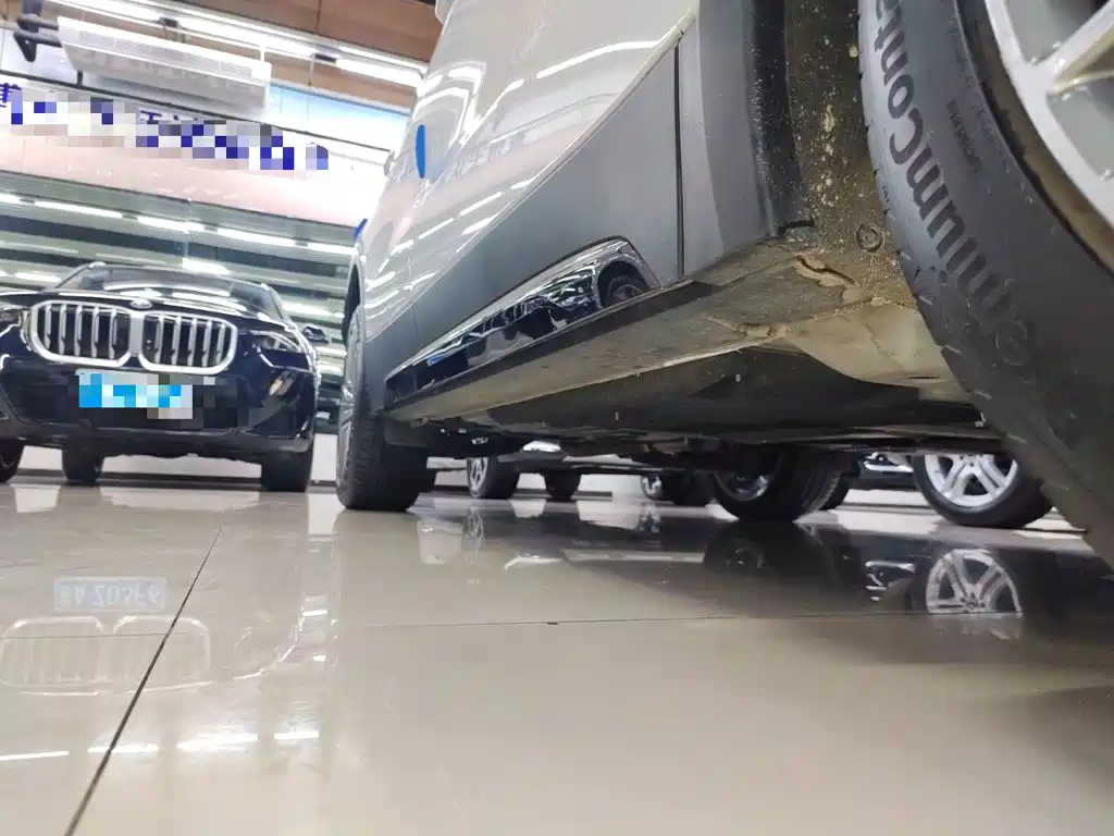 Cadillac XT4 2025 2024 28T 2WD Premium