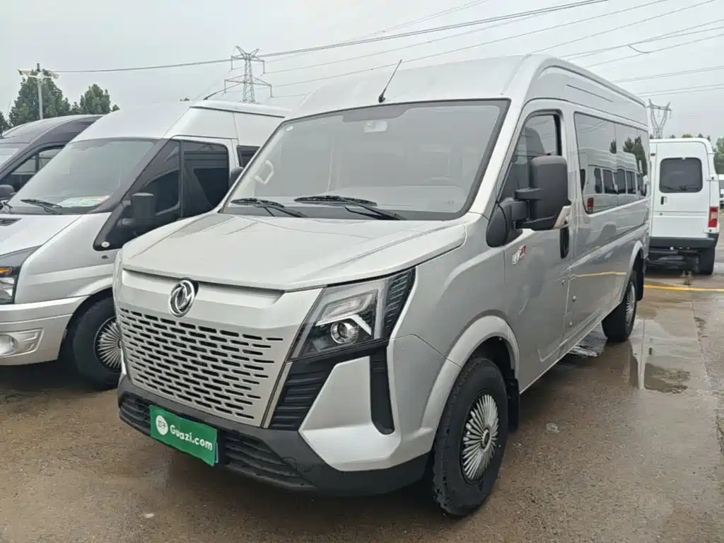 Dongfeng Yufeng Yufeng 2026 2023 V9+ 2.0T Manual FWD Multi-purpose Medium Wheelbase Medium Roof 7/8/9 Seater