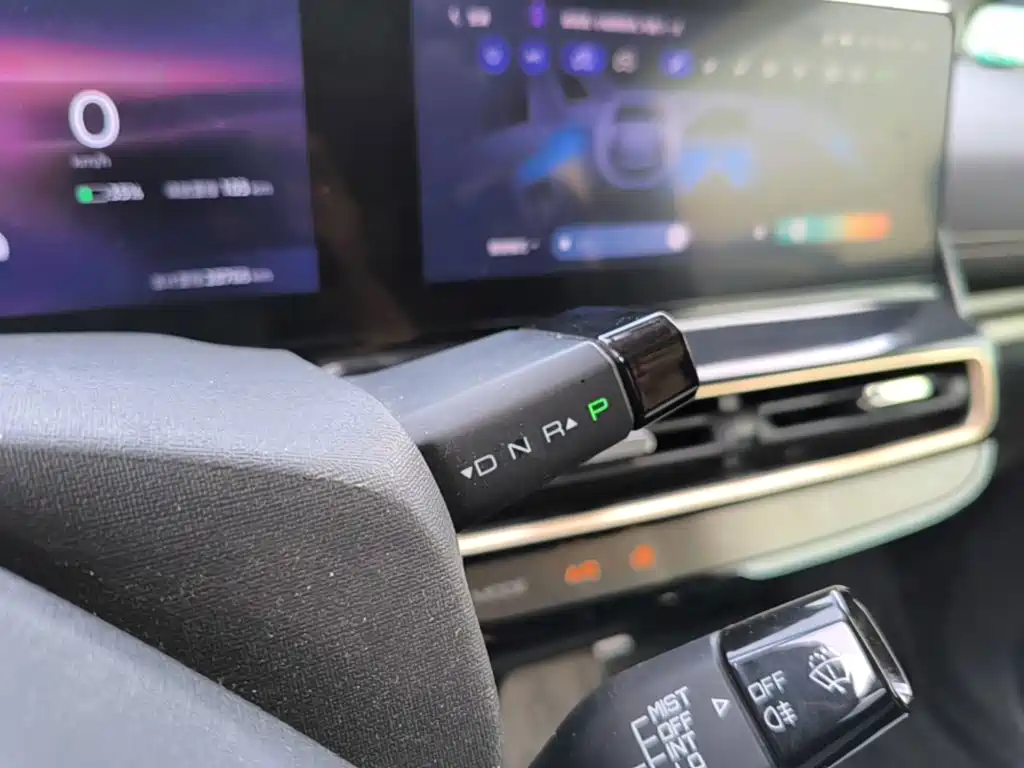 Baojun KiWi EV 2023 2022 Artist Lite Edition LFP