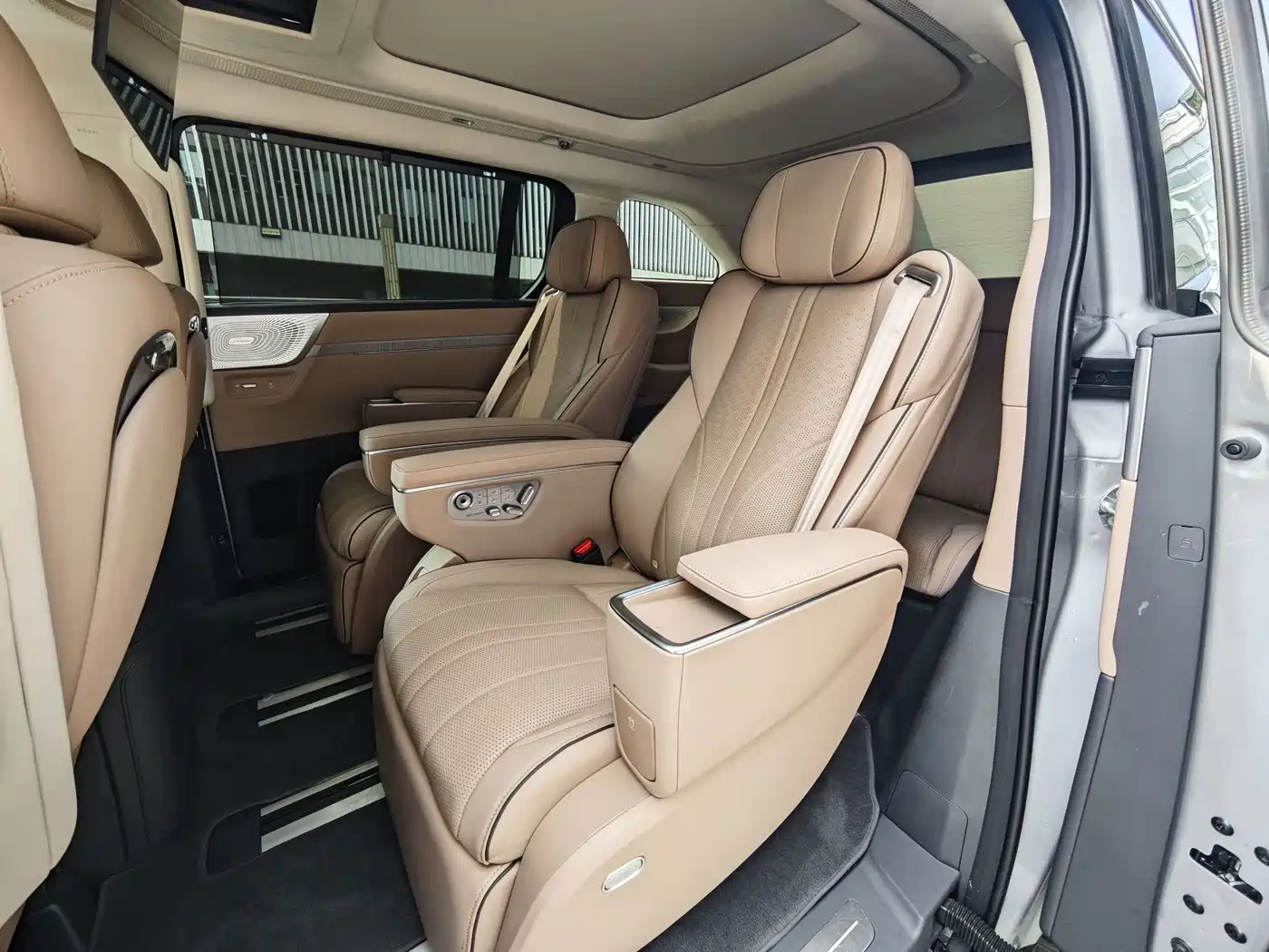 XPeng X9 2025 2025 Extended Range Edition
