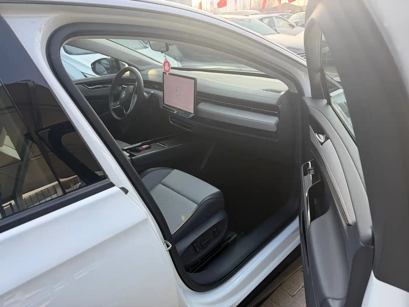 VOLKSWAGEN ID.7 VIZZION