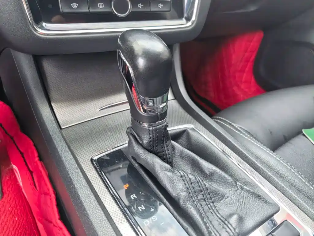 Roewe i6 2018 2018 20T Automatic Internet ZhiXiang Edition