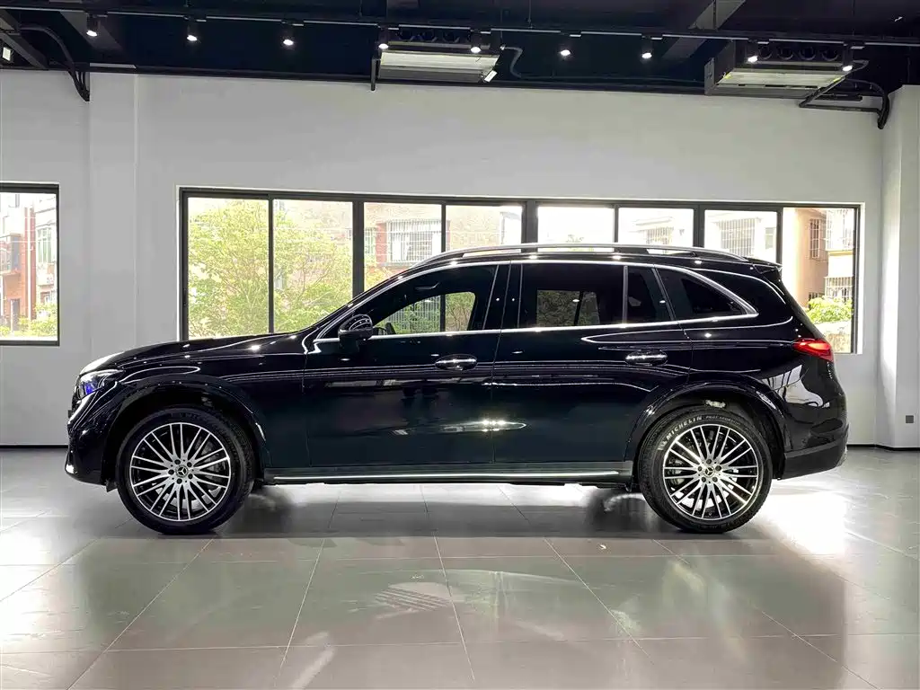 Mercedes-Benz GLC 2024 GLC 300 L 4MATIC Luxury 7-seater фото 3