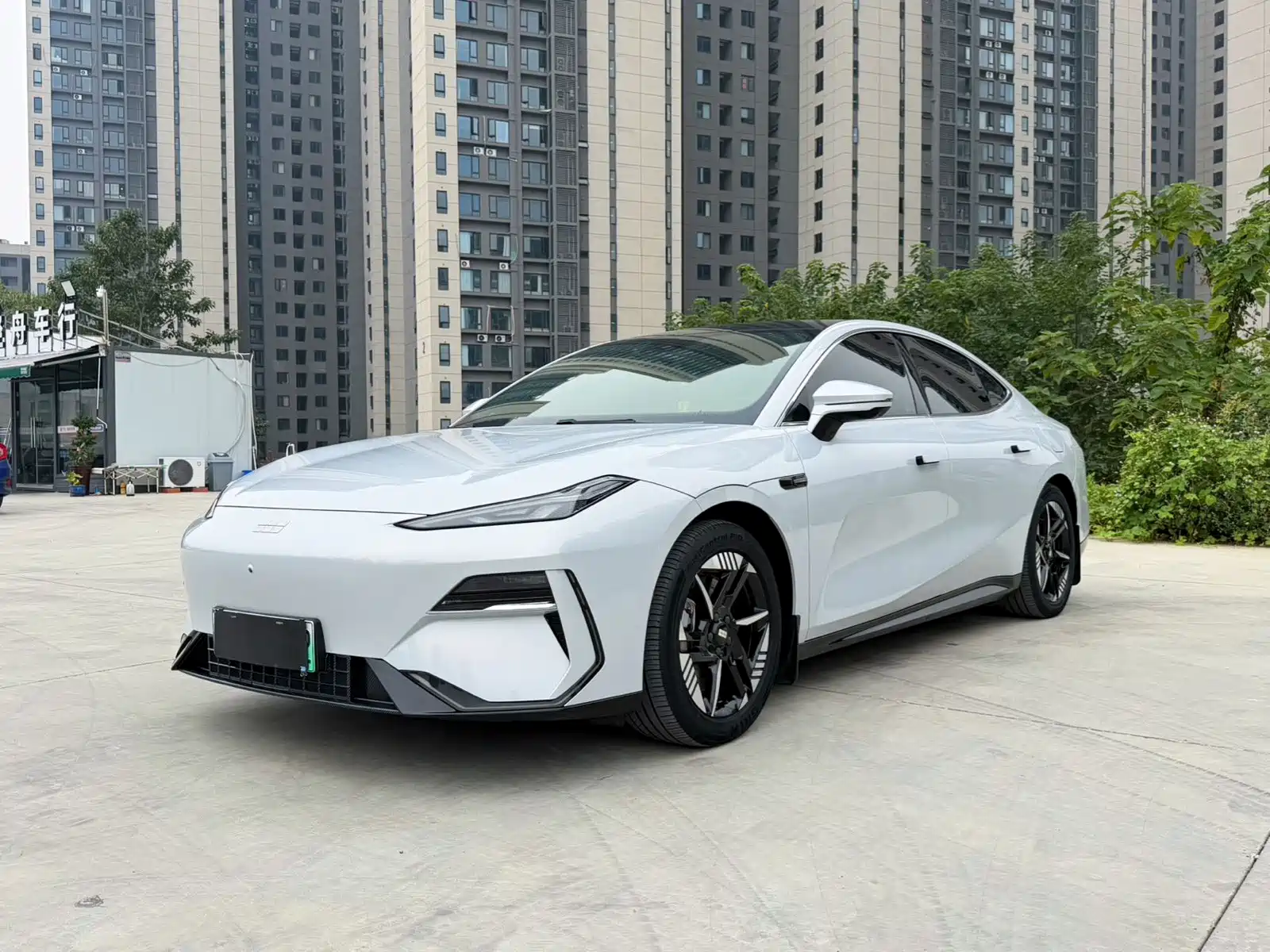 Фото 1 - Geely Galaxy Galaxy E8
