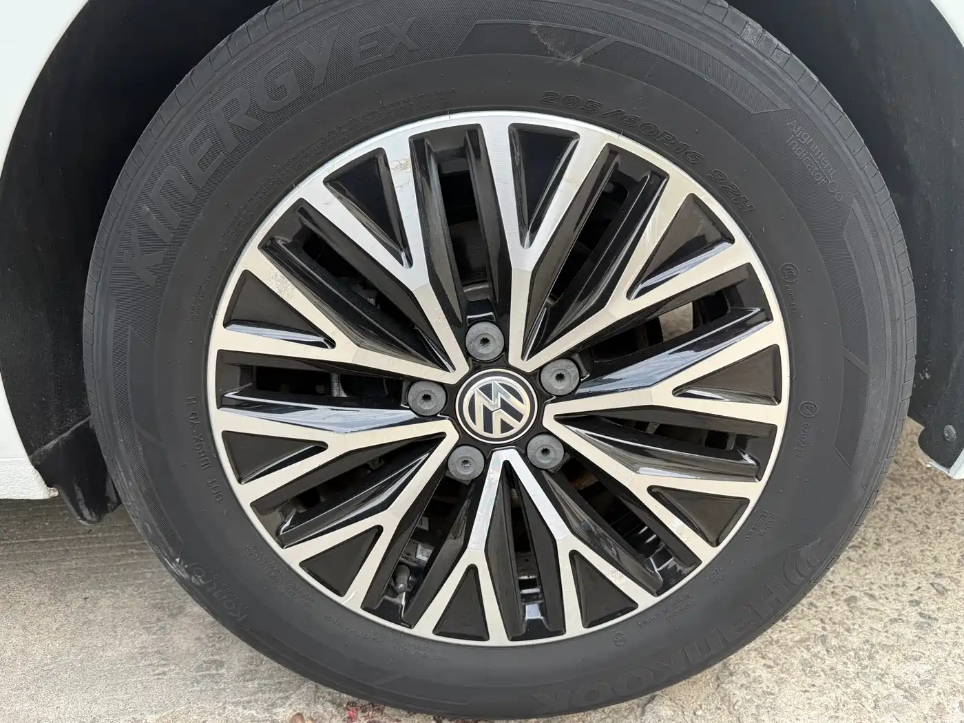 Volkswagen Sagitar 2021 280TSI DSG 30th Anniversary Edition фото 16