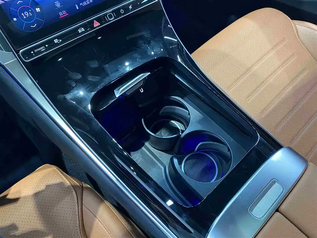 Mercedes-Benz GLC 2024 GLC 300 L 4MATIC Luxury 7-seater фото 10