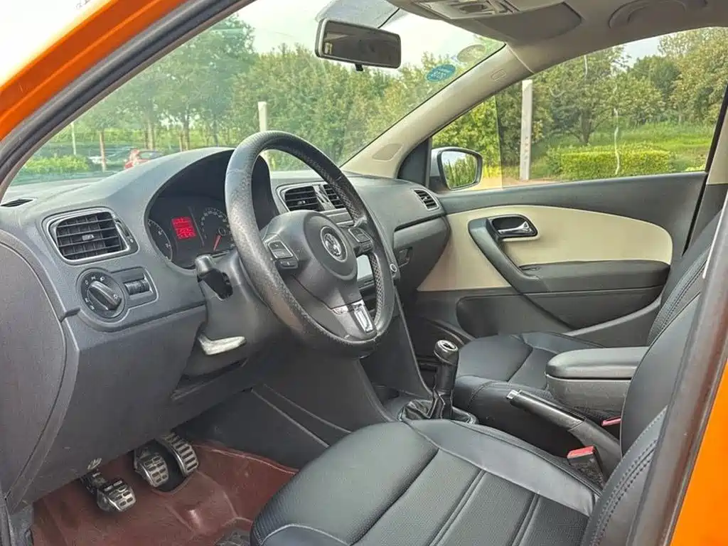 Photo 8 - Volkswagen Polo