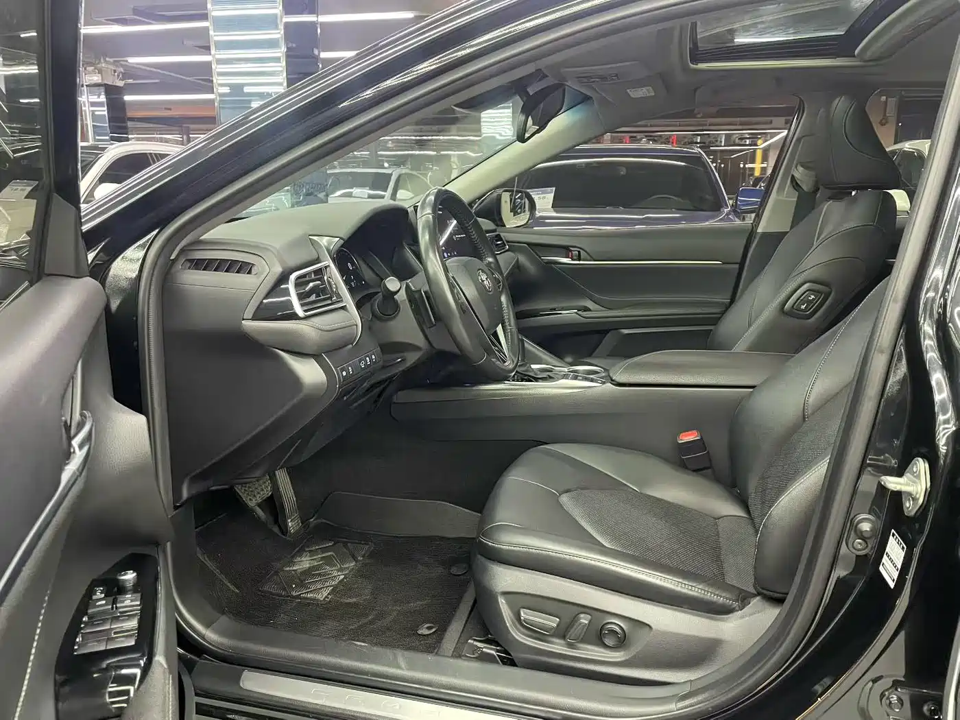 Toyota Camry 2021 2.5S Feng Shang Edition фото 5
