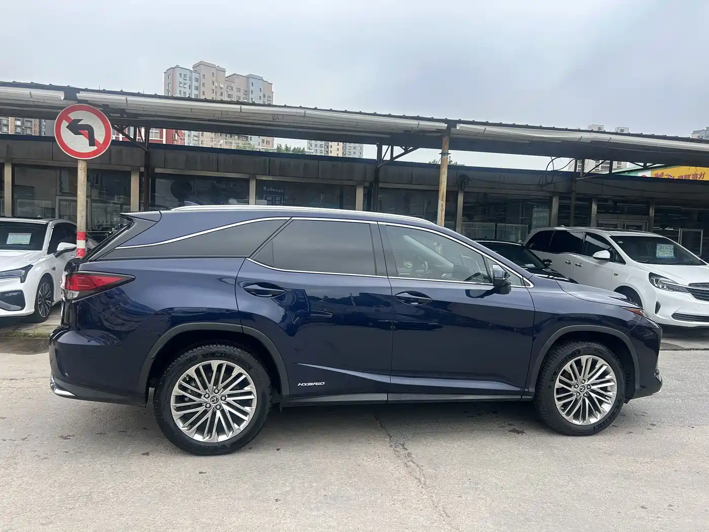 Фото 4 - Lexus RX