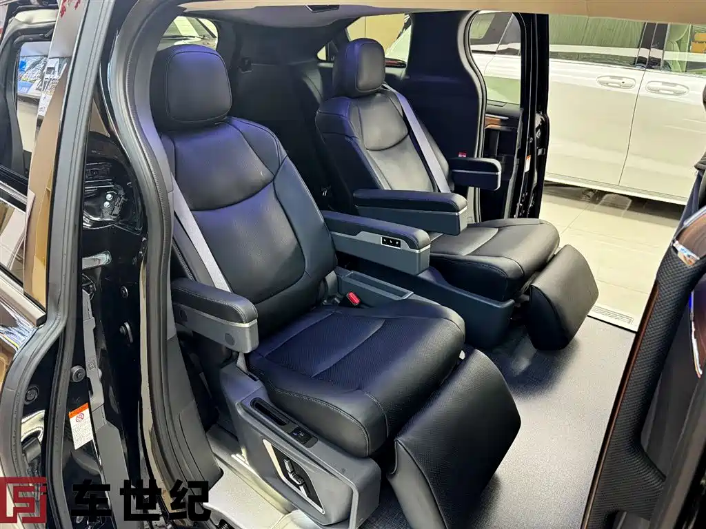 Toyota Granvia 2026 Model 2.5L Hybrid Comfort Edition фото 7