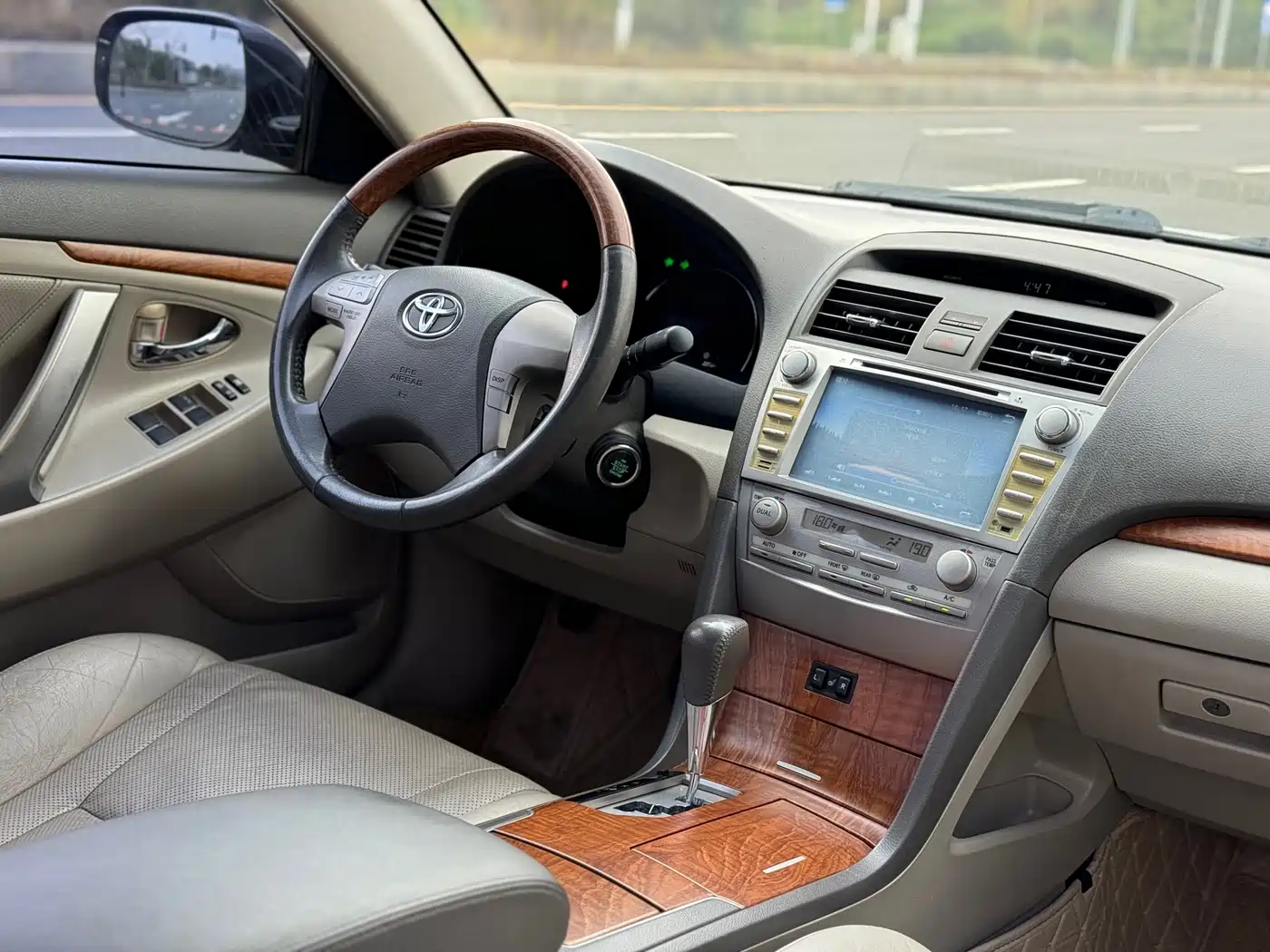 Toyota Camry 2011 240G Classic Anniversary Edition фото 18