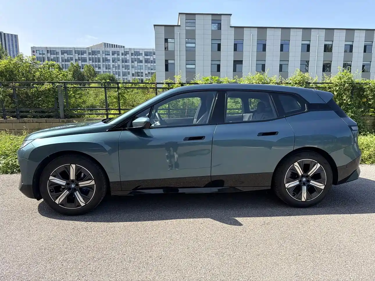 BMW iX 2024 2023 xDrive40