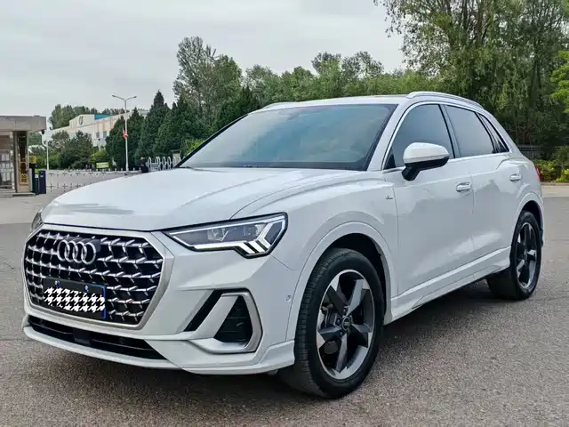 Audi Q3 35 TFSI, Стиль Драйв