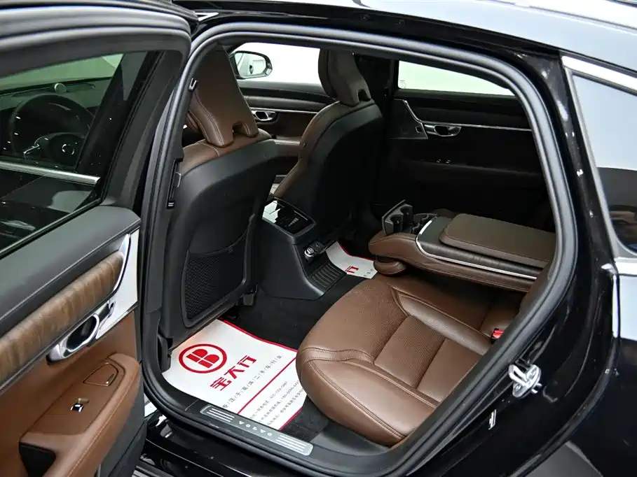 VOLVO S90 PLUG IN HYBRID