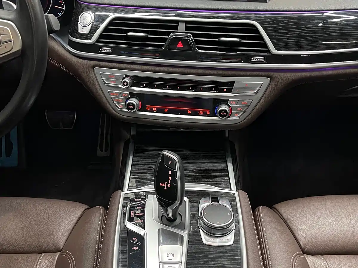 BMW 7 Series 2018 730Li Leading Type M Sport Package фото 7