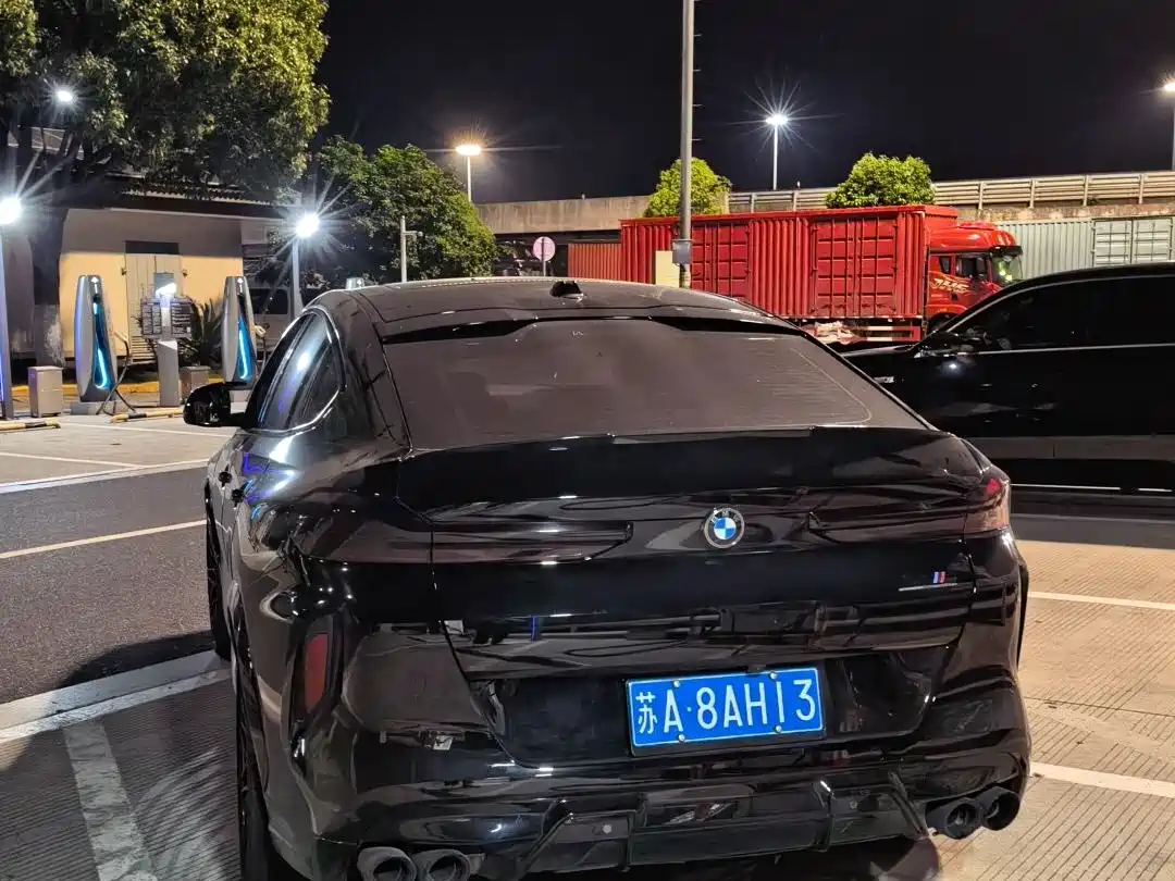 BMW X6 2023 xDrive40i M Sport Package фото 4