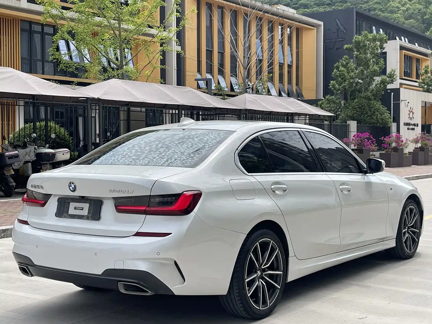 BMW 3-SERIES