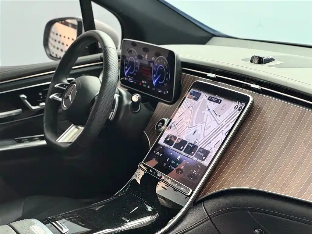 MERCEDES-BENZ EQE SUV