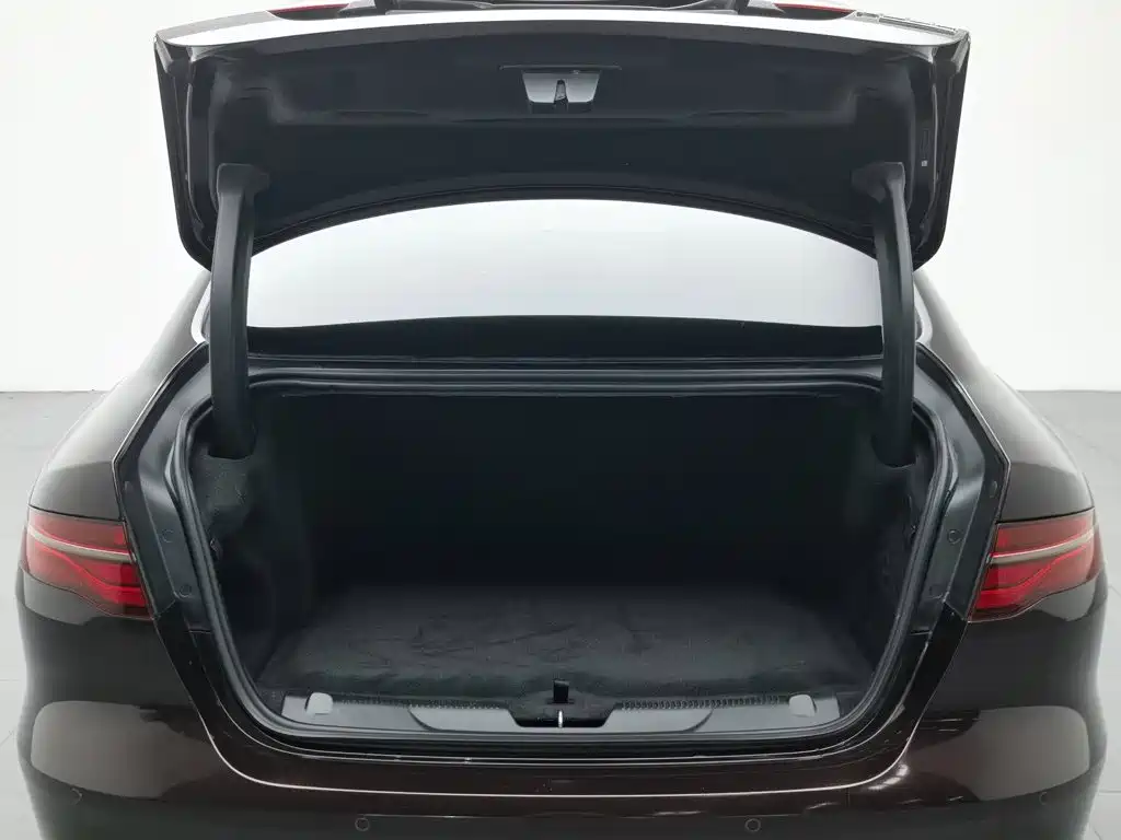 Jaguar XEL, миниатюра 16